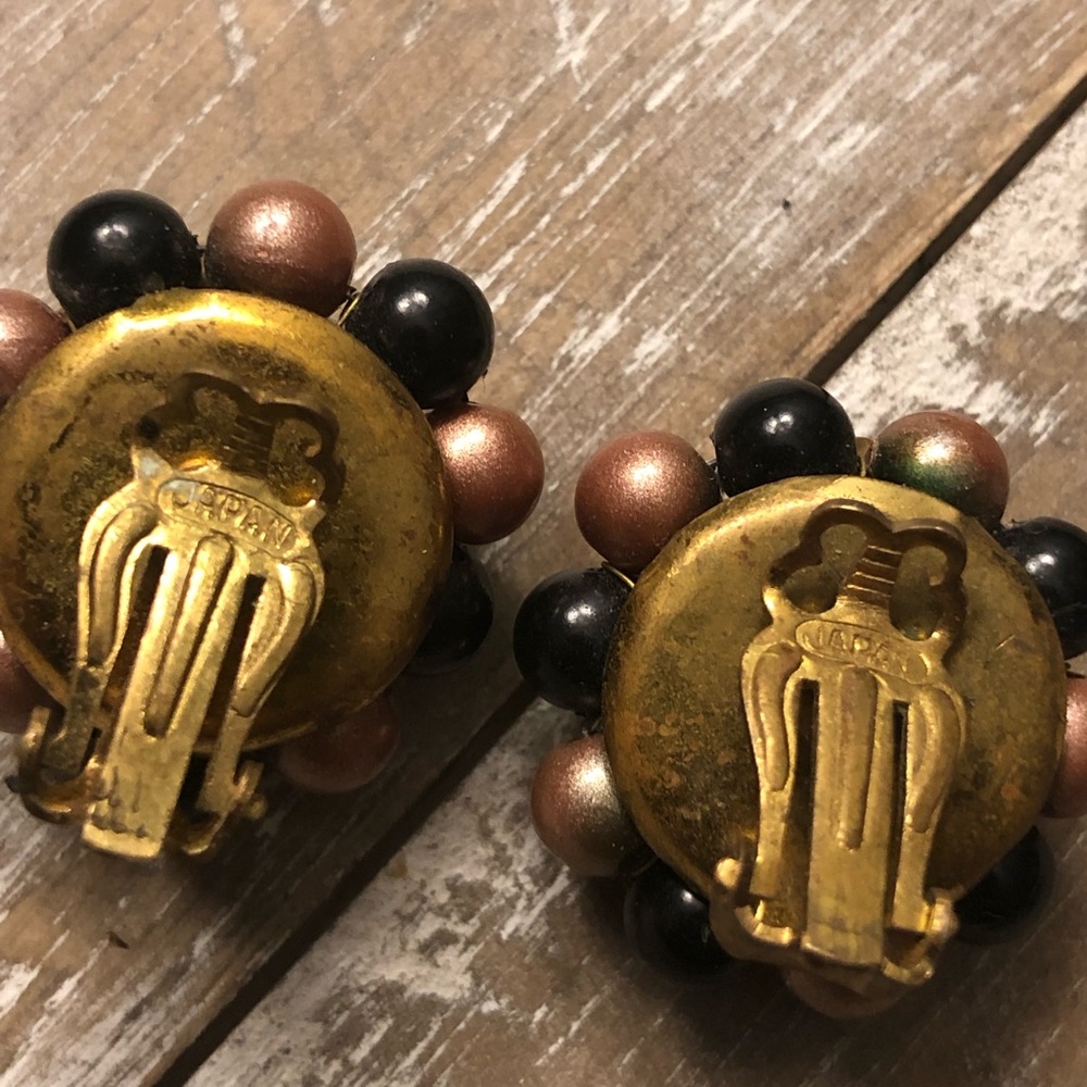 Vintage clip earrings - Picture 4 of 6